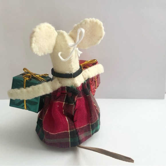 Christmas mouse ornament felt holding 2 gifts  plaid dress holiday party - Picture 5 of 7